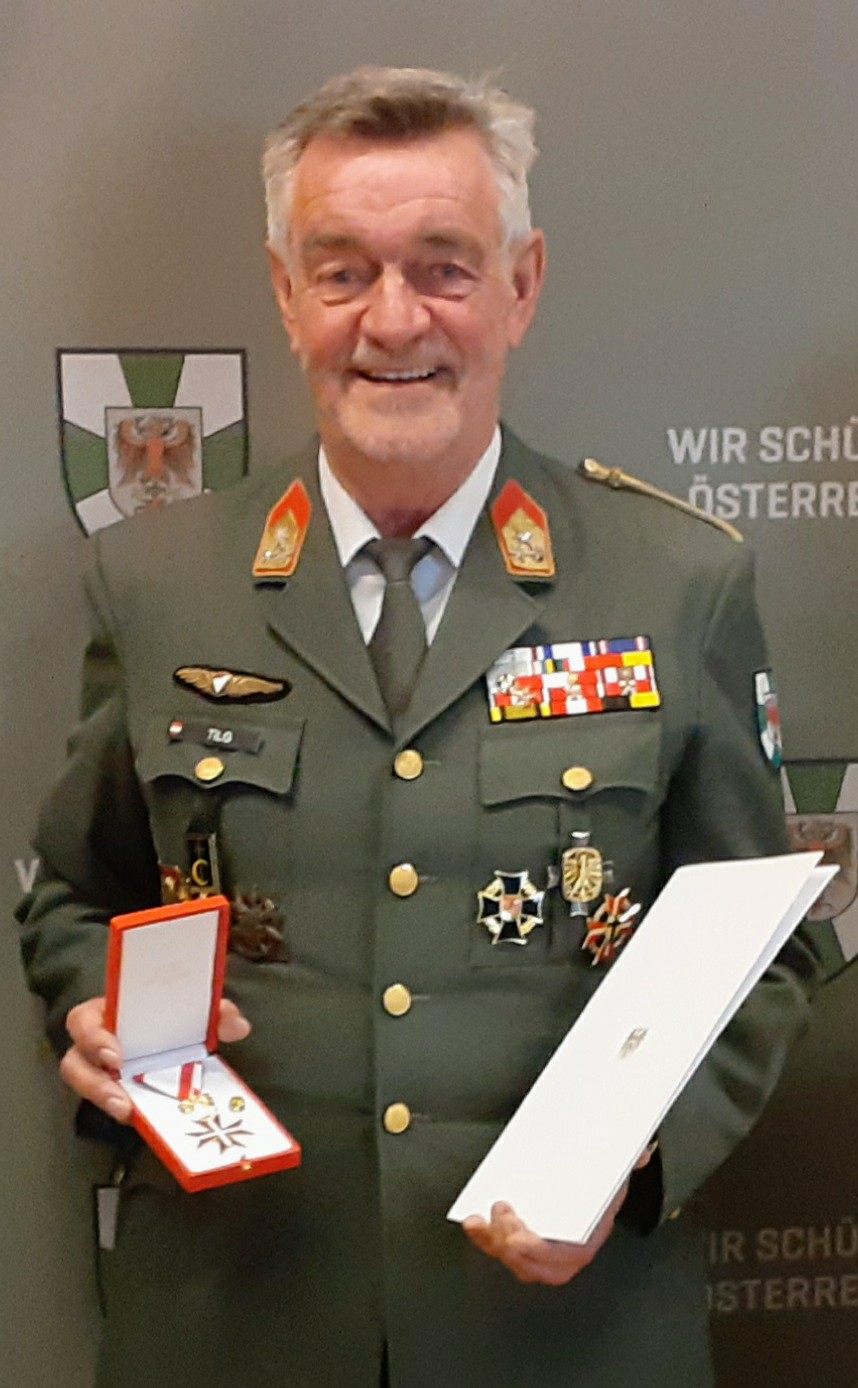 Goldenes Eherenzeichen für die Verdienste um die Republik Österreich für den Präsidenten der OGT Obst i.R. Willi TILG